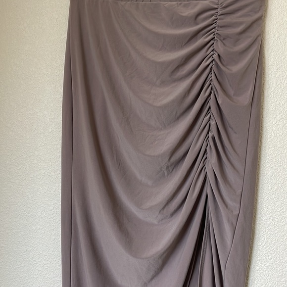 Heathered Taupe Ruched Long Maxi Skirt with Slit Size L - Picture 3 of 6
